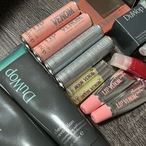 22 piece duwop makeup set reserved